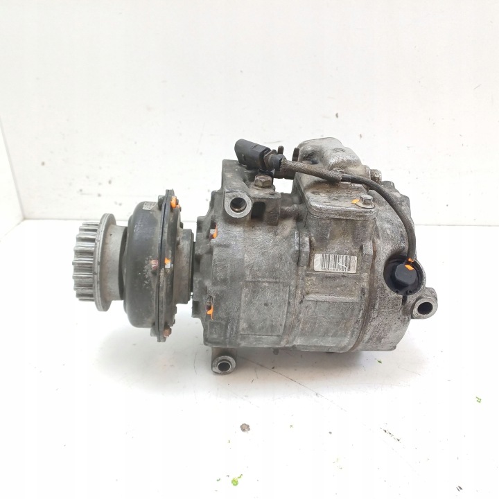 Компресор кондиціонера Volkswagen OE 7H0820805C