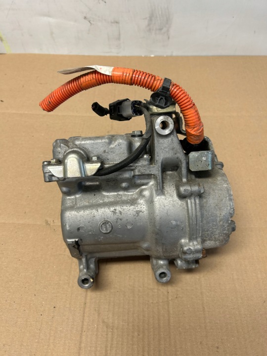 Компресор кондиціонера MITSUBISHI OUTLANDER III HYBRYDA 7813A379