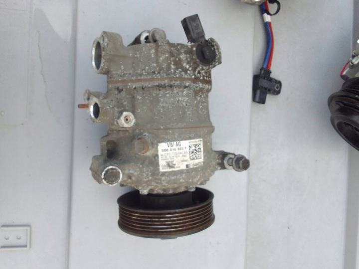 Компресор кондиціонера Volkswagen OE 5Q0816803F