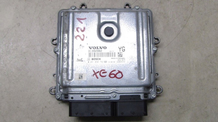 VOLVO XC60 2.4 блок управління двигуна 0281030782 08-13