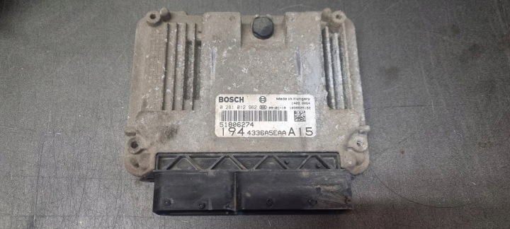 Блок управління двигуна ком'ютер Fiat Croma II 1.9 150KM 0281012962 51806274