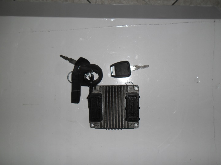 Блок управління OPEL VECTRA 1.6 09353479 DHAZ HSFI-2.1