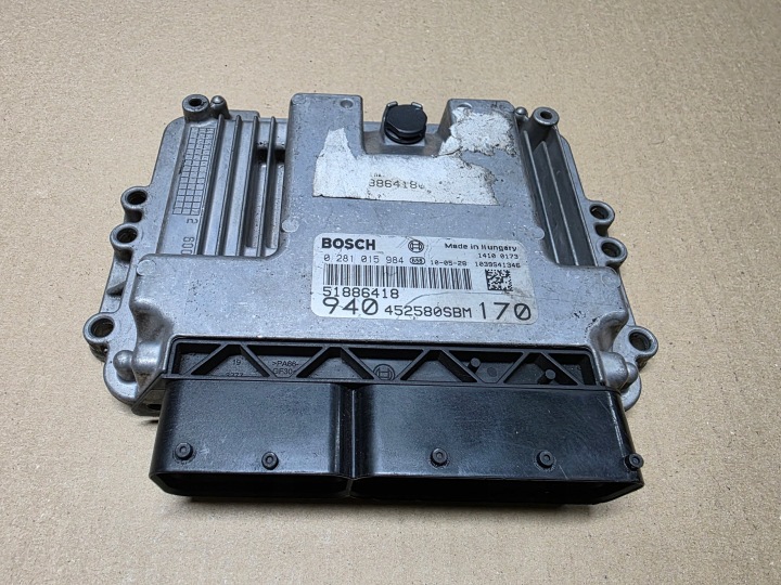 Ком'ютер двигуна ALFA ROMEO GIULIETTA 2.0 JTDM 51886418 0281015984 (21)