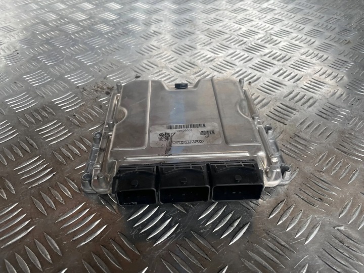 VOLVO V40 S40 ком'ютер блок управління двигуна 8200112254 1995
